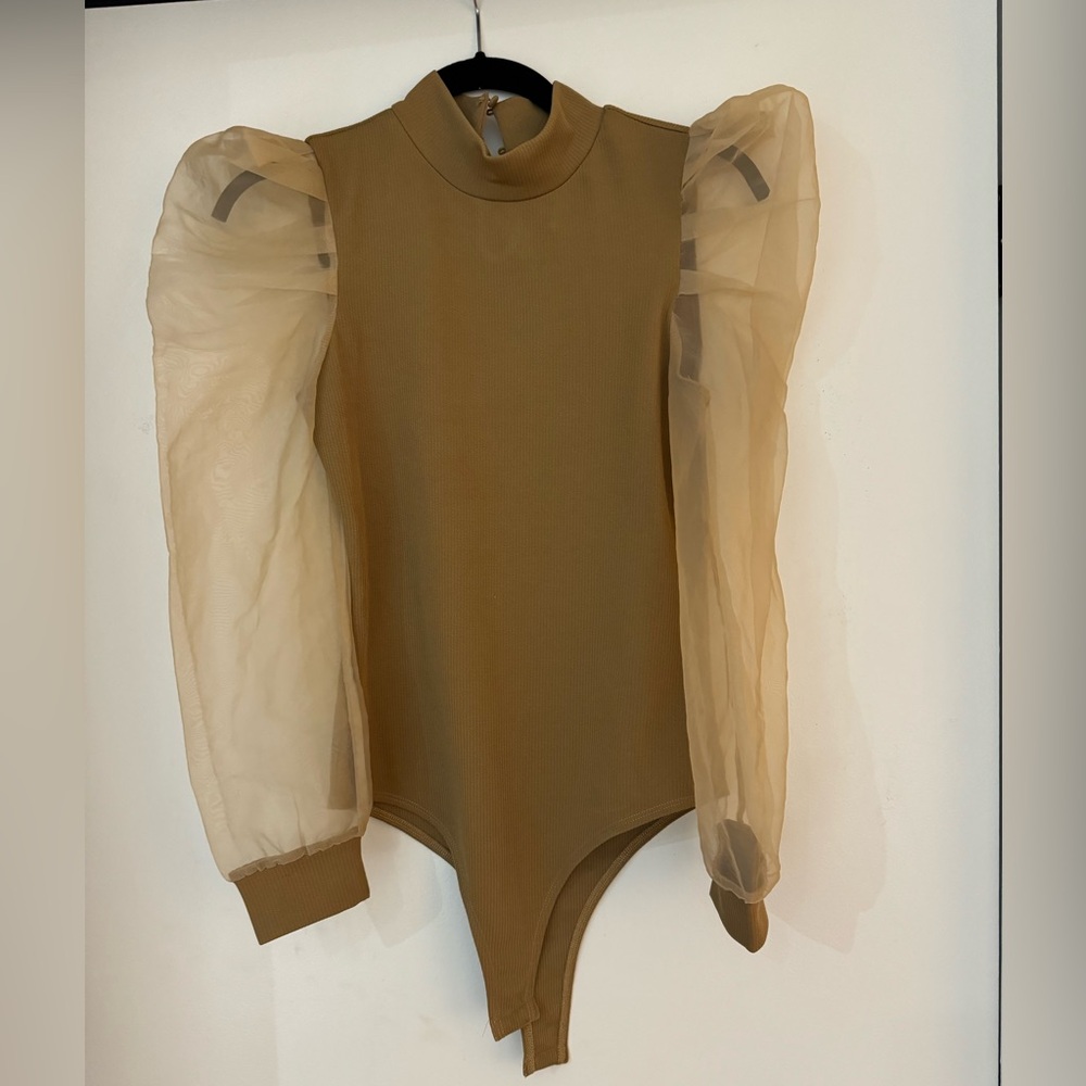 Balloon sheer sleeve bodysuit